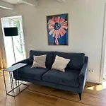 Holiday home Reetdachhaus Deichperle *